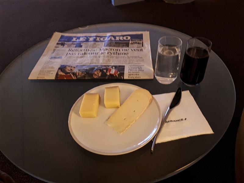 cdg charles de gaulle terminal 2c salon paris business class lounge