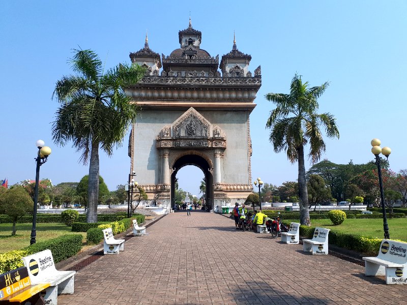 patuxay monument laos vientiane trip report