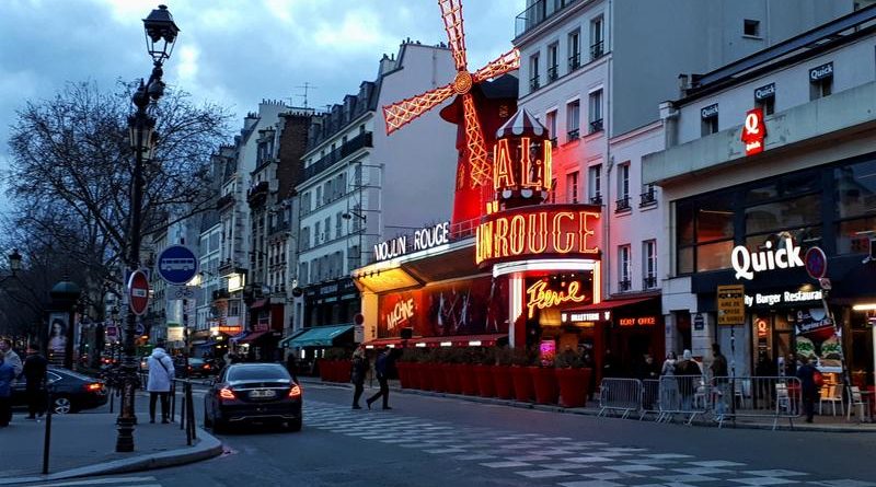 moulin rouge paris overnight stopover