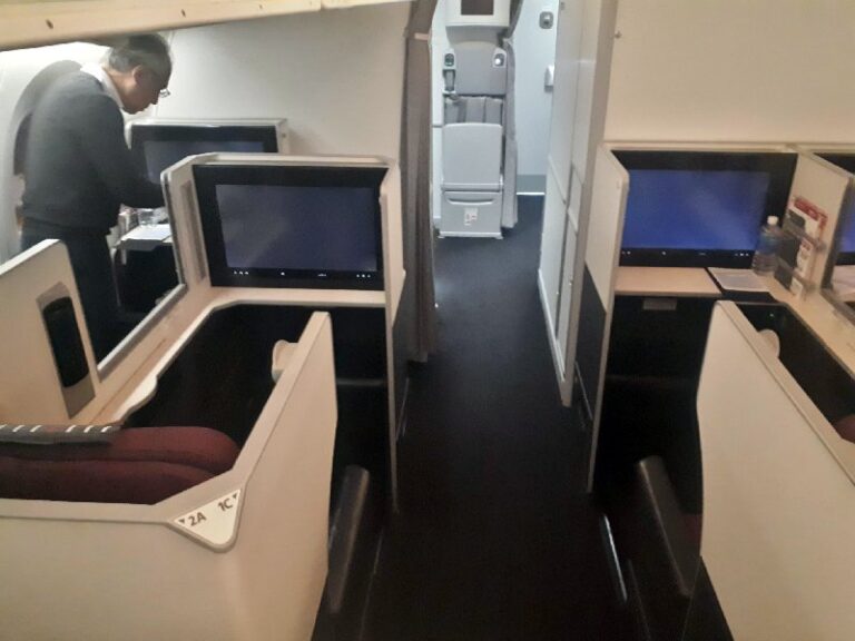 Review: Japan Airlines Business Class Boeing 787 - Paliparan