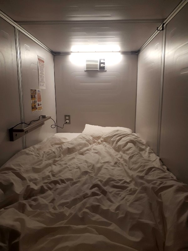 capsule hotel japan