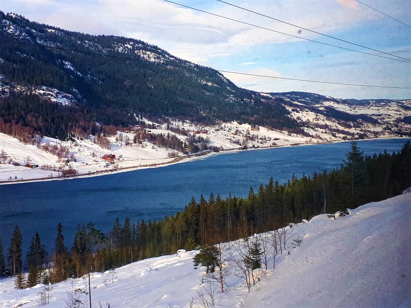 norway bergensbanen lake oslo bergen train