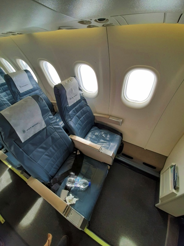 bombardier dash 8-400 olympic air review