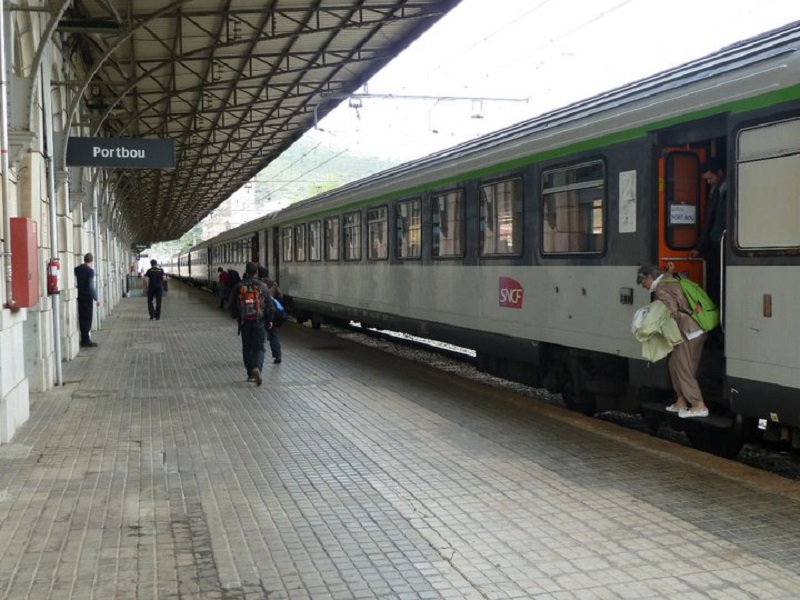portbou station sncf regional train