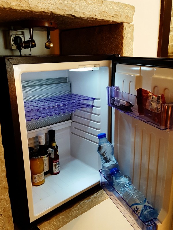fridge minibar