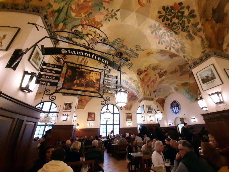 stammtisch hofbrauhaus