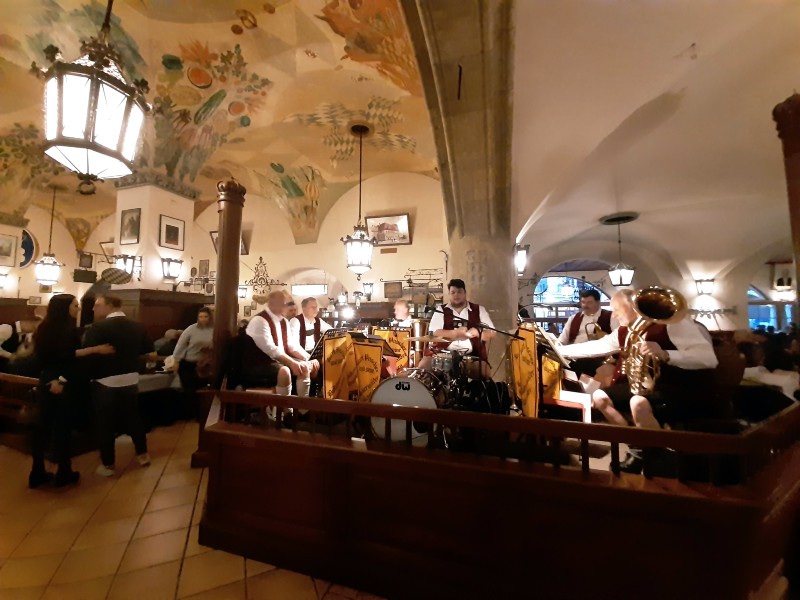 hofbrauhaus music