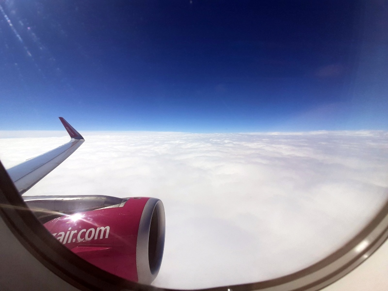 cruising altitude wizz air airbus a320 wing