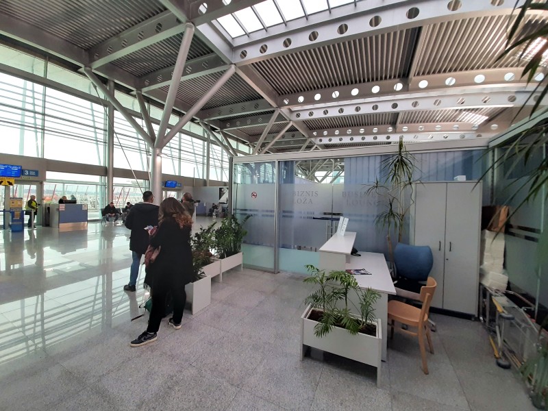 podgorica airport business lounge