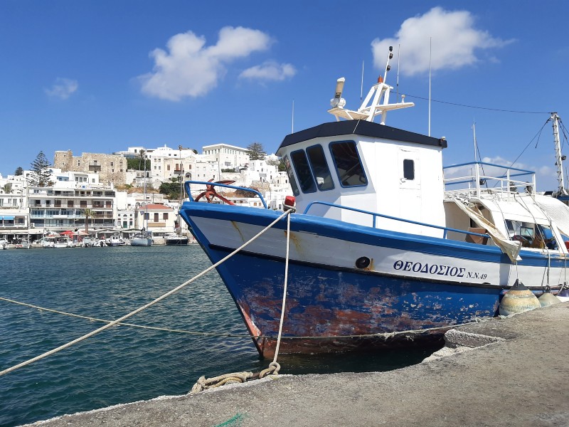 boat naxos