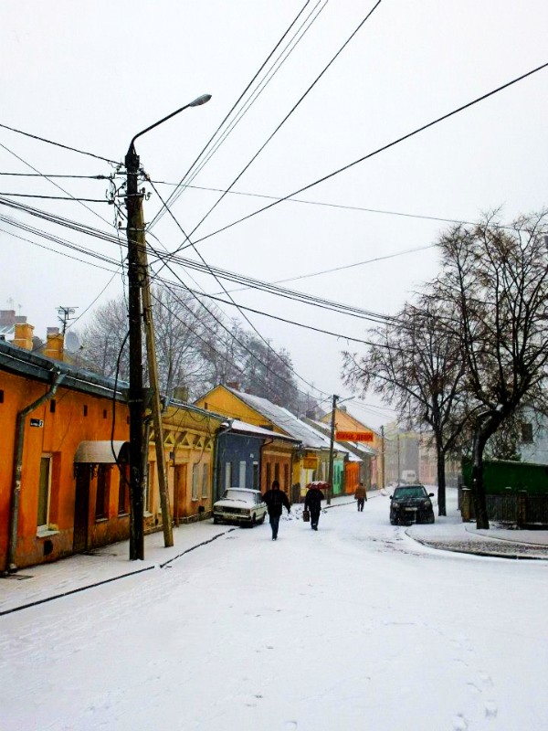 chernivtsi train passport snow