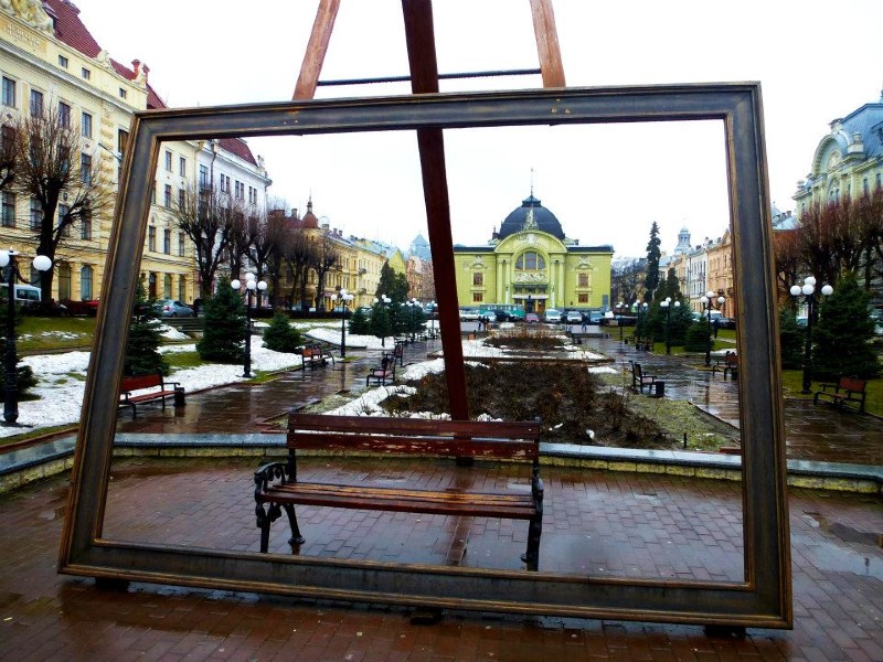 theatre square chernivtsi