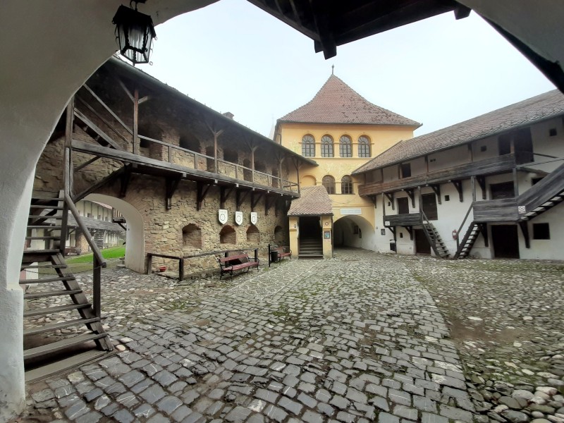 tartlau fortified church