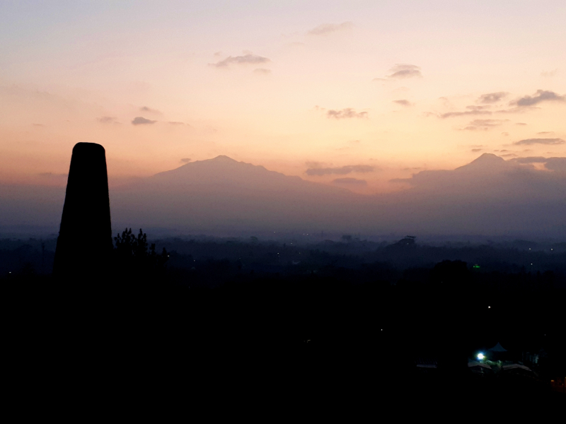 borobudur sunrise indonesia visit temple