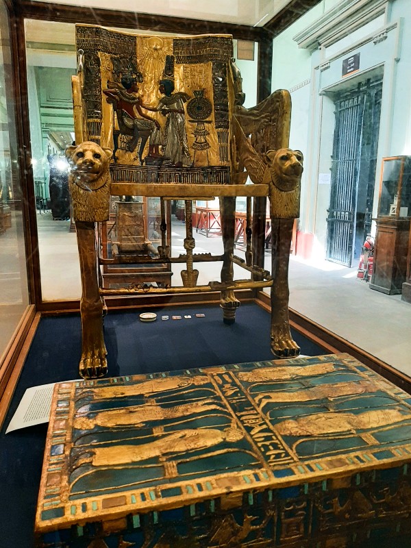 tutankhamun throne