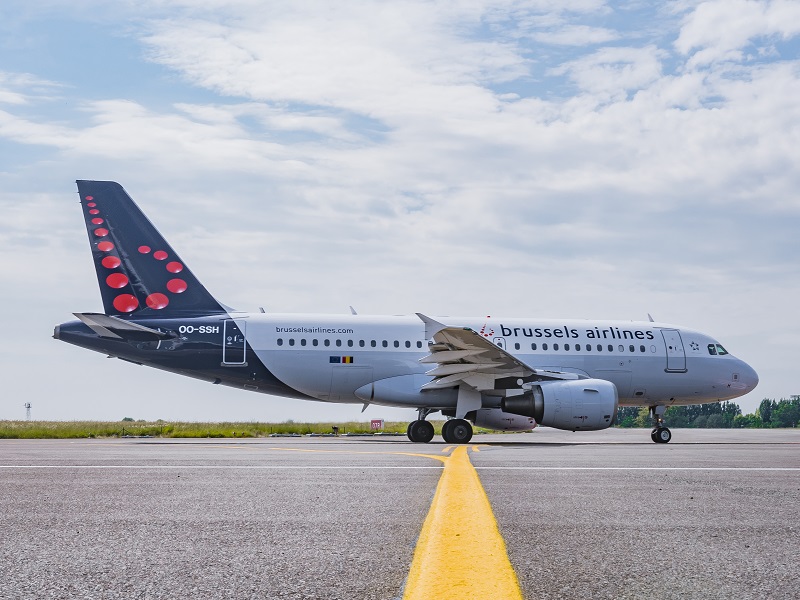 brussels airlines old livery