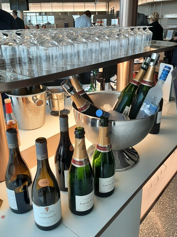 air france schengen lounge terminal 2f cdg wine champagne