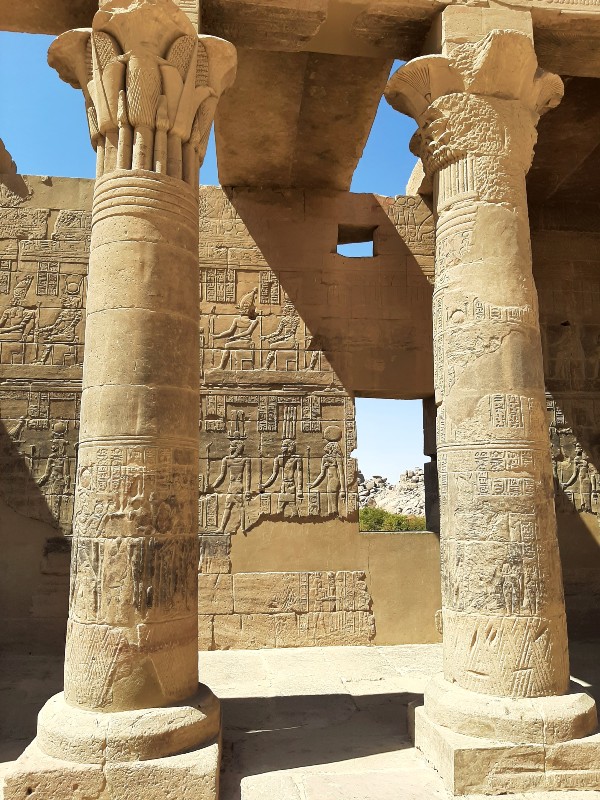 egyptian columns