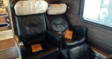 leo express premium class seats