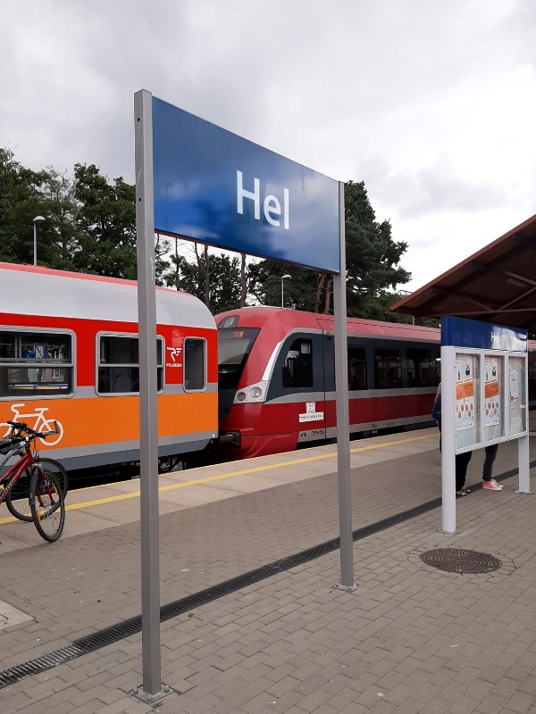 hel train station