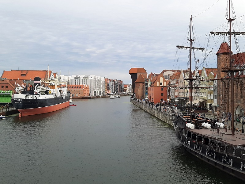 gdansk river medieval crane