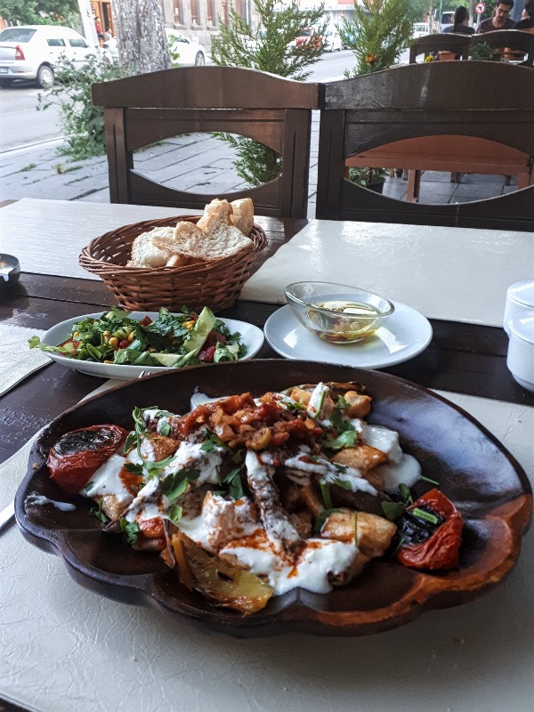 Kamer Cafe & Restaurant iskender kebab