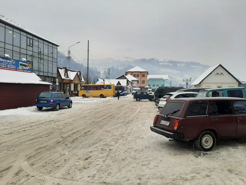 rakhiv bus station