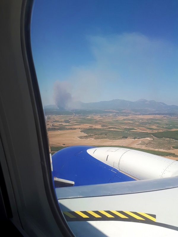 smoke plane anadolujet turkish airlines