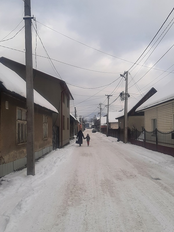 winter street hutsuls