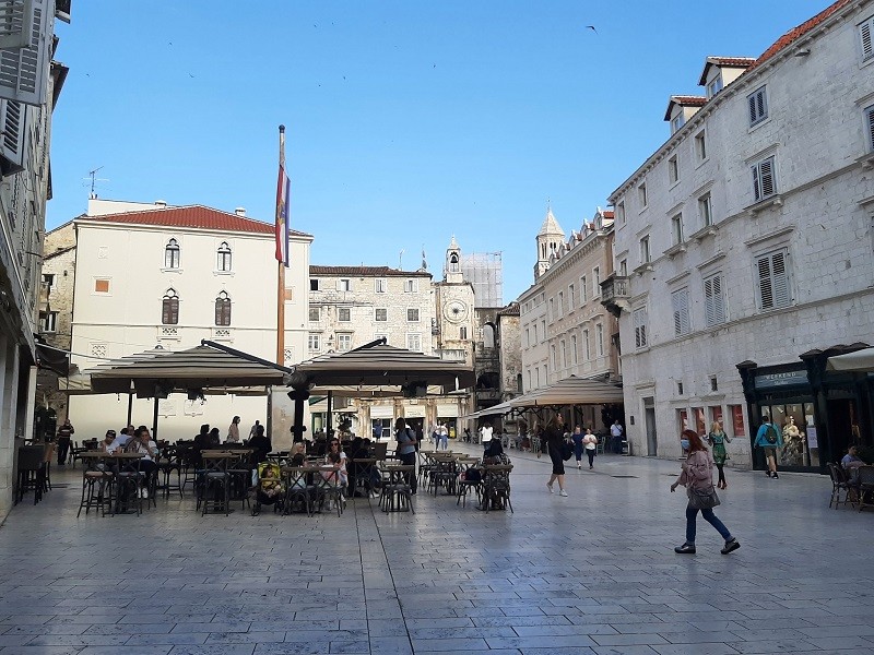 people's square old town split