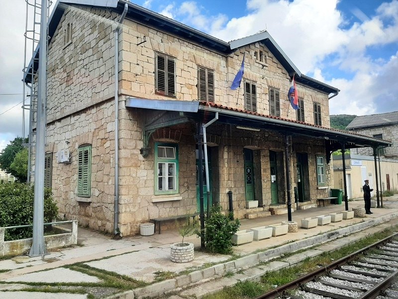 Drniš station croatian railways