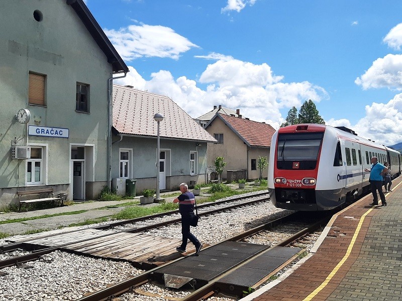 icn train croatia zagreb split croatian railways