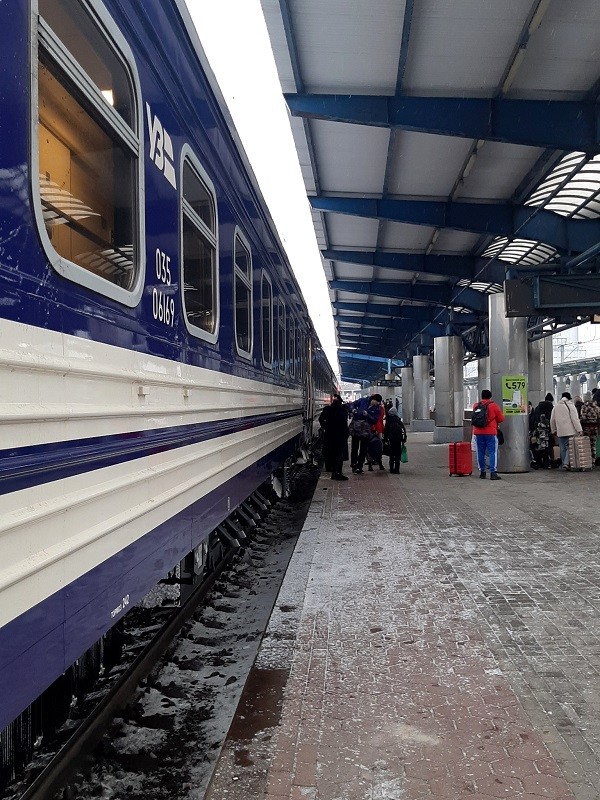 rakhiv mariupol train dnipro station ukraine