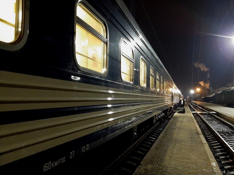 rakhiv mariupol train ukraine