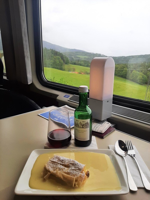 apple strudel oebb dining car restaurant wagon eurocity train croatia