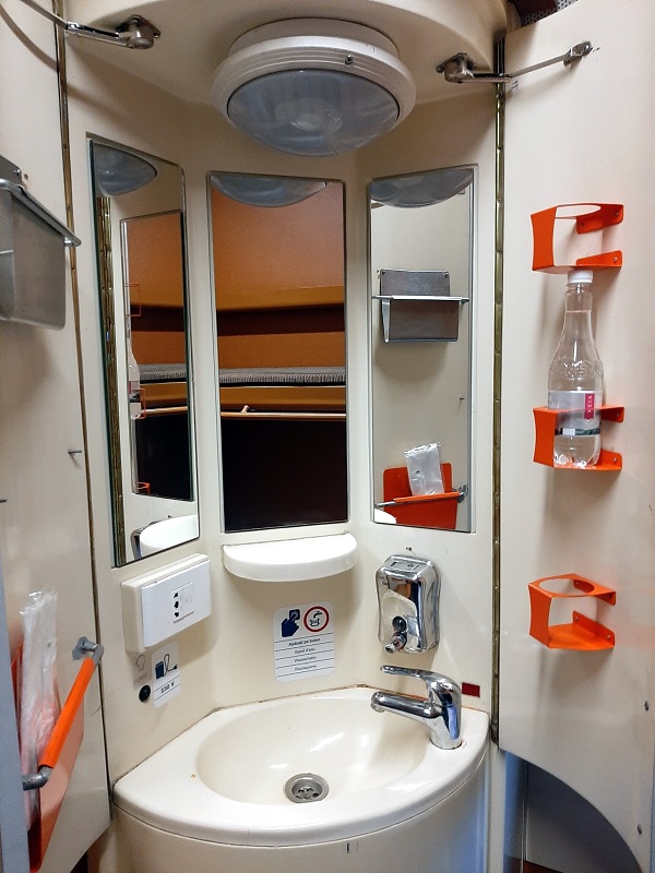 washbasin train compartment