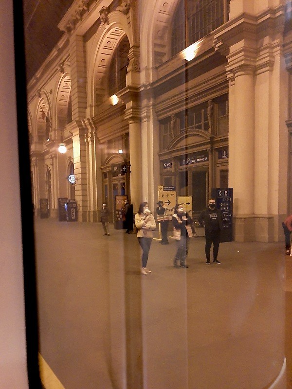 budapest keleti station arrival