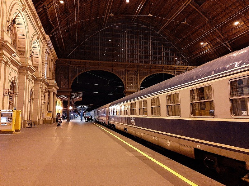 budapest keleti station dacia sleeper train