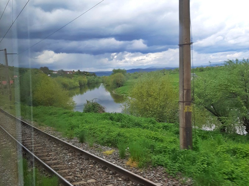 river olt railway line train