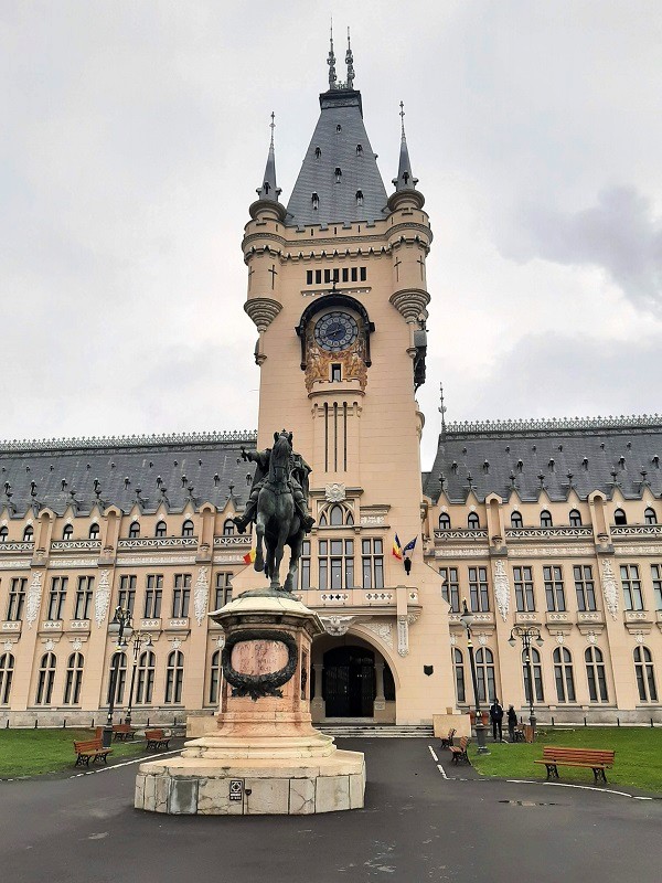 iasi palace of culture