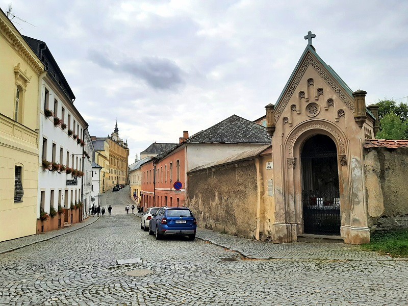 street chapel cathedral olomouc