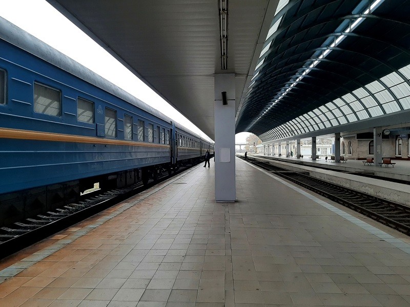 chisinau station prietenia sleeper train bucharest romania moldova