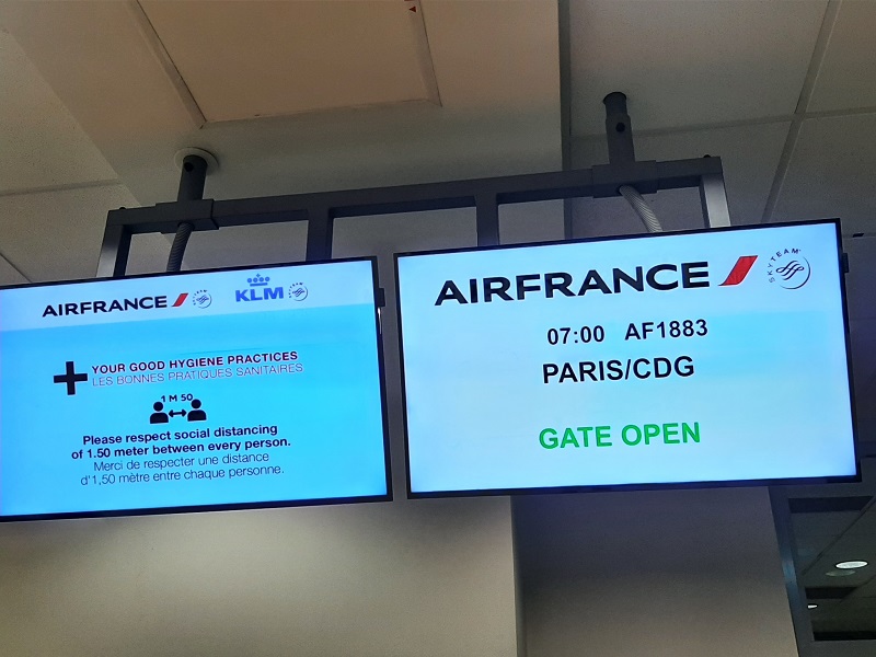 prague airport boarding gate air france