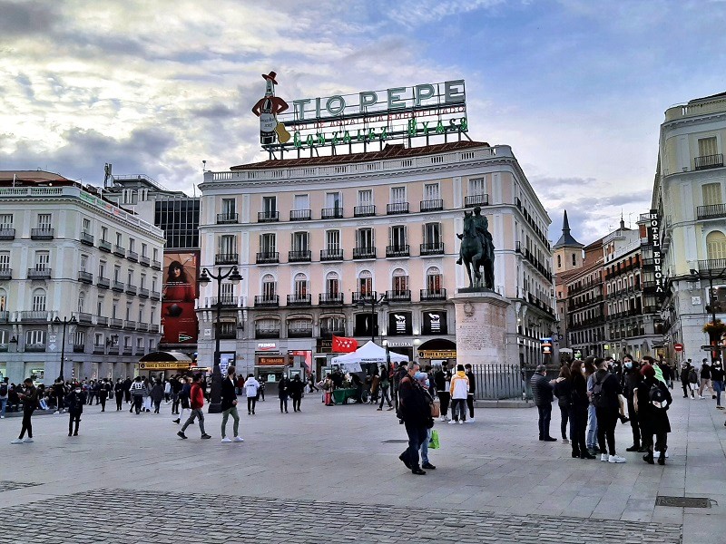 puerta del sol bar crawl