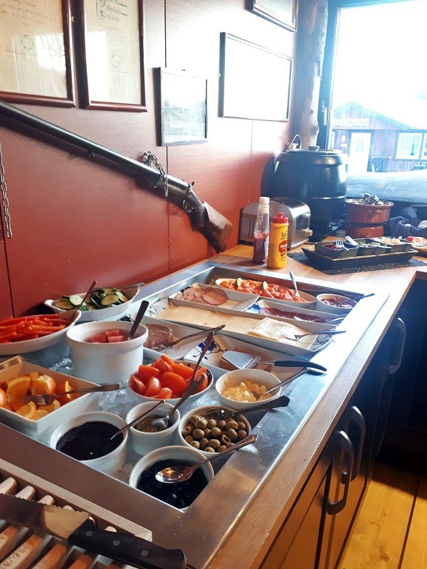 breakfast buffet svalbard hotel