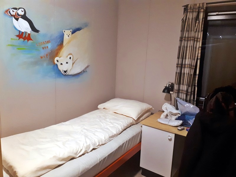 polarrigg review mary-ann's hotel svalbard longyearbyen