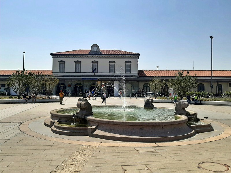 bergamo train station