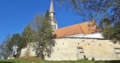 crit deutsch-kreuz saxon fortified church
