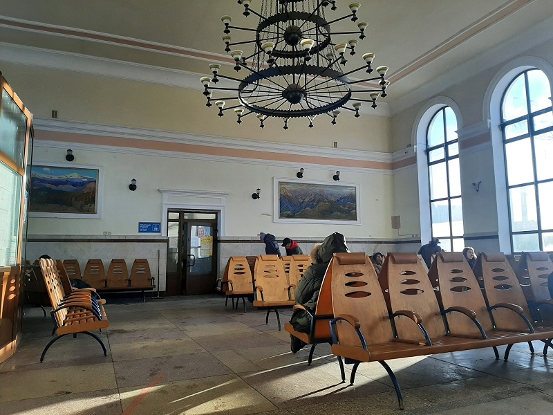 station waiting room