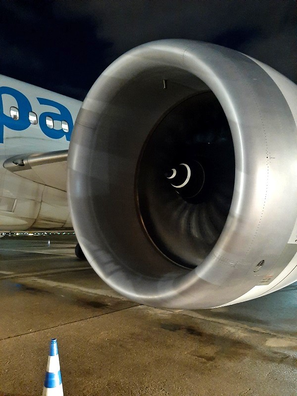 boeing 787-8 dreamliner rolls royce engine